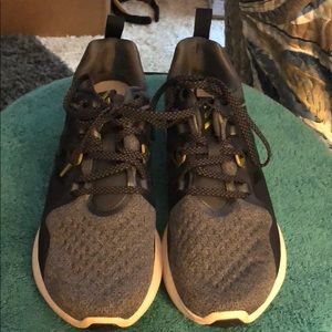 Adidas bounce women’s running shoes size 9